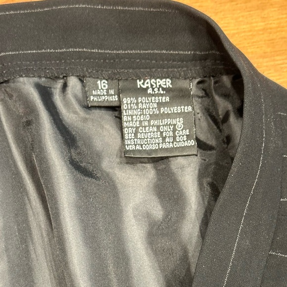 Plus Size Vintage 90s Double Breasted Black Pin Stripped Kasper Pant Suit SZ: 16 - Picture 11 of 14